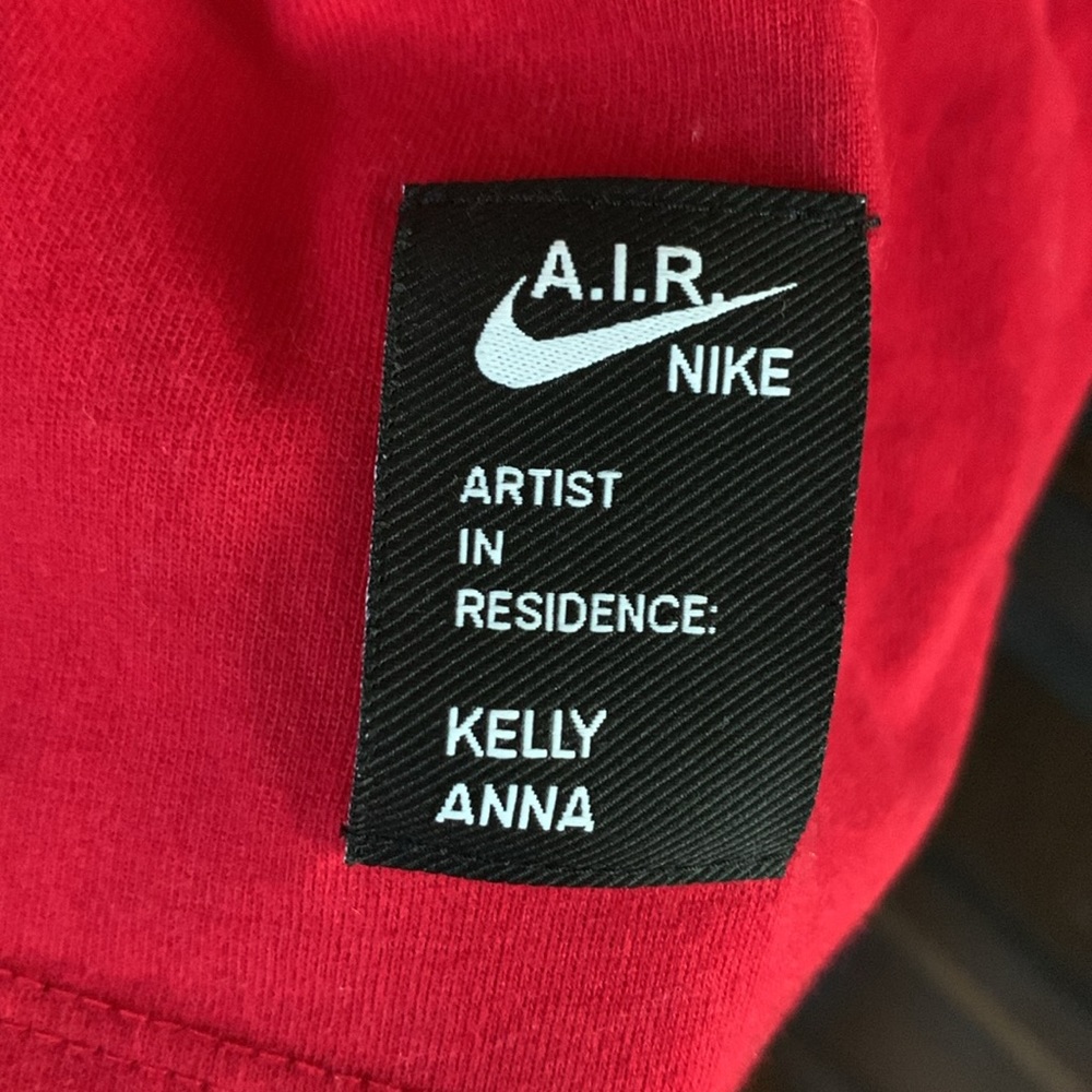 Nike Air Artist Collection - large dri-fit red tee shirt - short sleeve - Picture 5 of 9